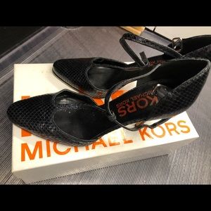 Michael KORS Lido t-strap shoe